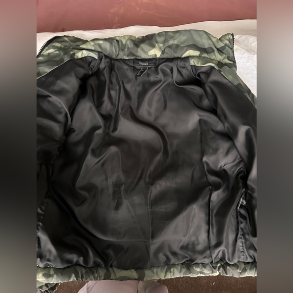 Camouflage Forever 21 Puffer Jacket - Picture 3 of 4